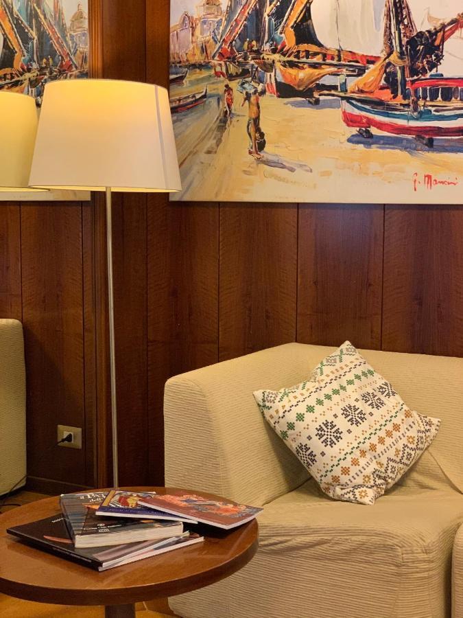 Hotel Apeneste มัตตีนาตา ภายนอก รูปภาพ